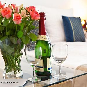 Deluxe Zimmer mit Kingsize-Bett